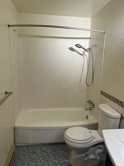2 bed, 975 sqft, $1,950 — Photo 2