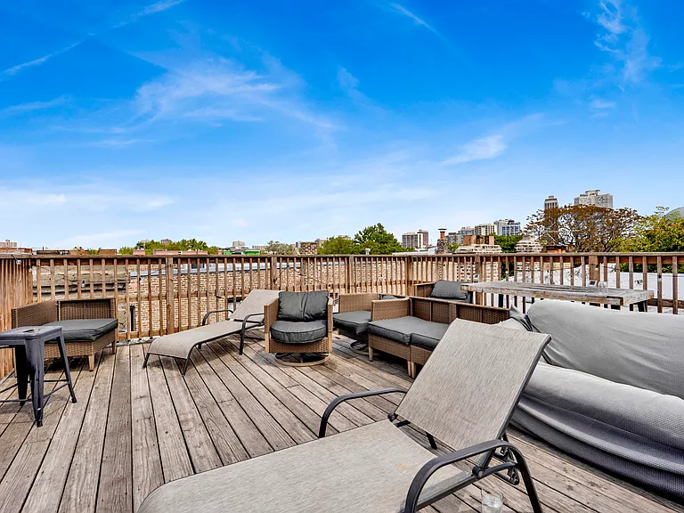 2522 N Burling St #2 — Photo 25