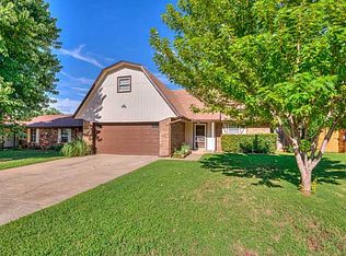 905 Cherrywood Ln, Yukon, OK 73099