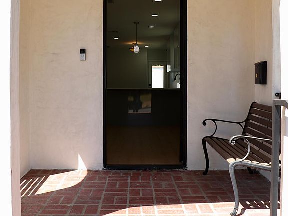 5th image of 1115 N Pass Ave #1115