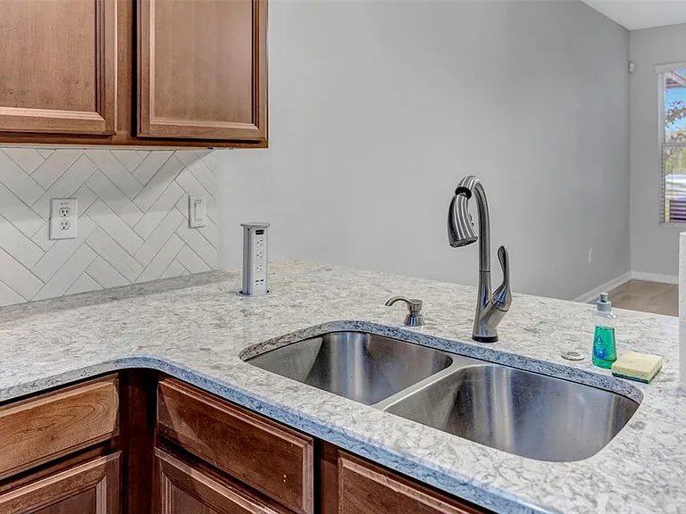 6705 Holly Heath Dr — Photo 11