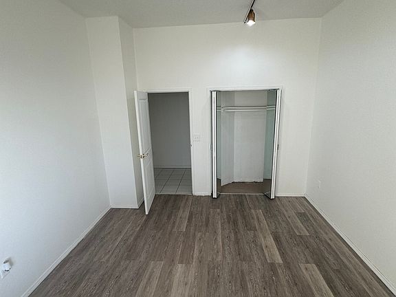 3rd image of 1105 Harmon Cove Tower #108
