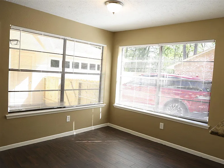 2215 Silver Falls Dr — Photo 15
