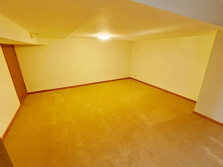 108 Aaron Dr — Photo 21