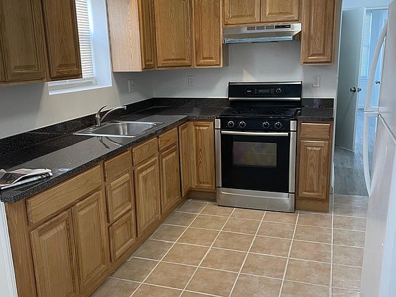 2nd image of 2726 Young Ave