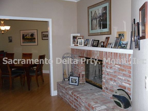 Two Sided Fireplace/Unfurnishe