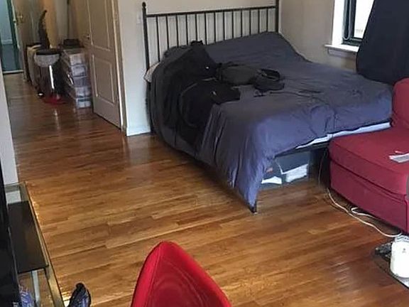 3rd image of 247 Eldridge St #3A
