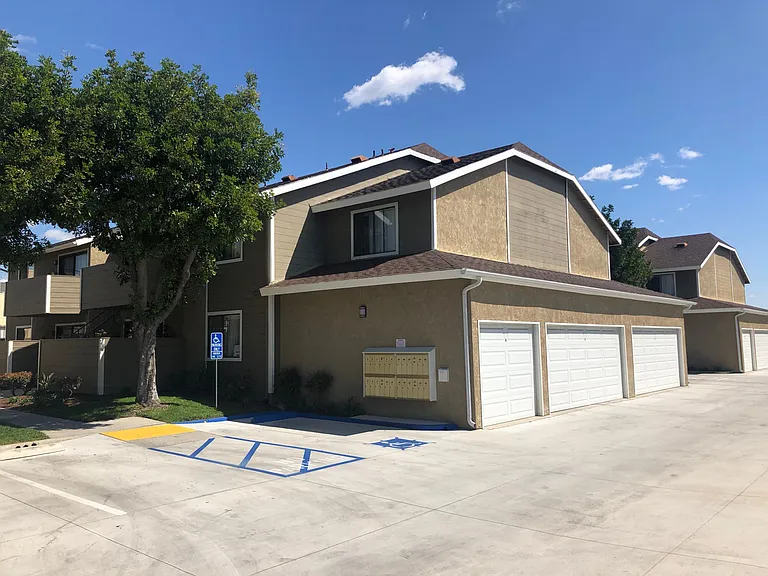 134 S Western Ave #20 — Photo 24