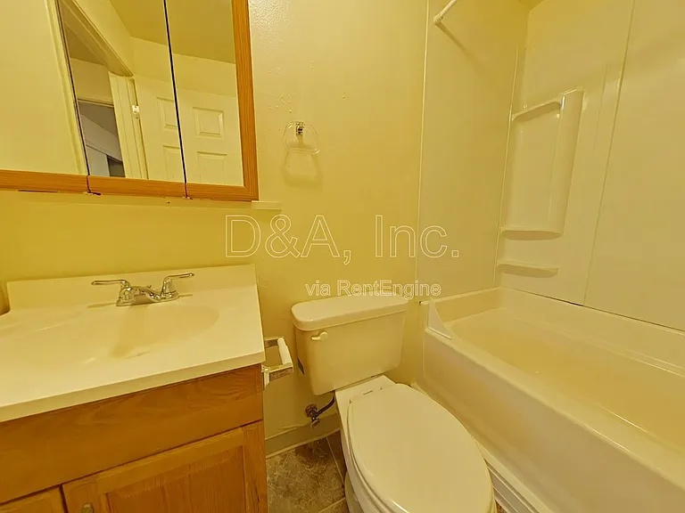 1909 Main St #D — Photo 8