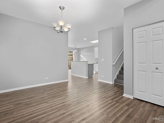 3rd image of 1870 Crenshaw Cir #0