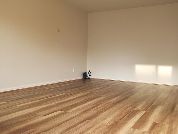 3rd image of 6327 23rd Ave NE #8
