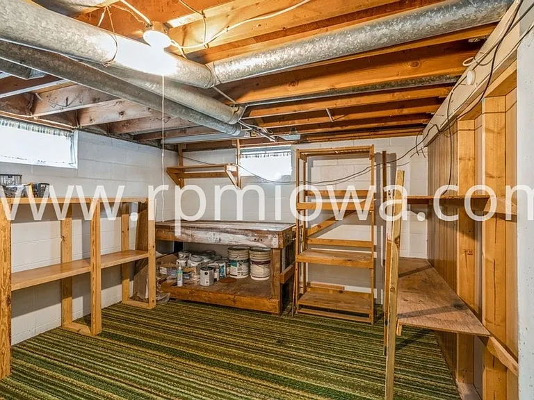 221 SW Scott St — Photo 11