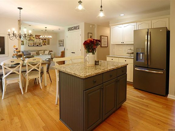 5th image of 5 Fox Hollow Cir