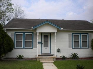 1102 E Brazos St, Victoria, TX 77901
