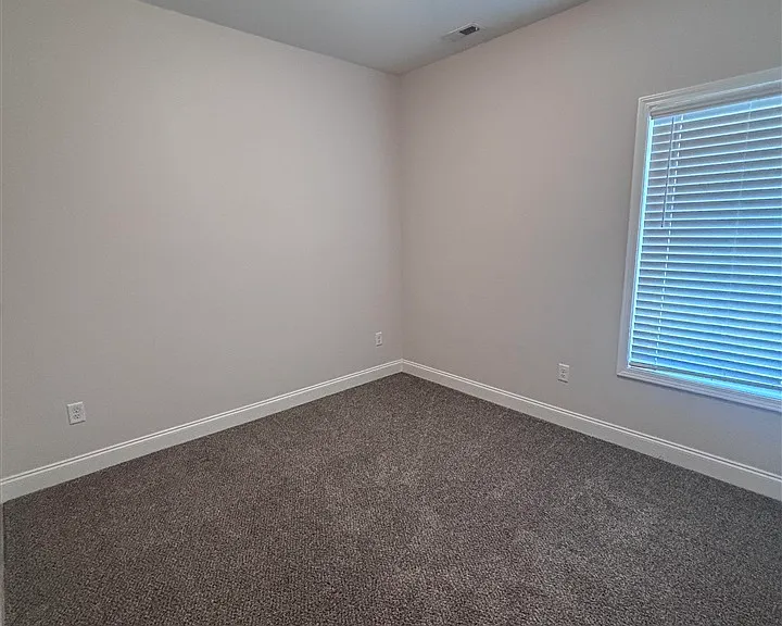 935 County House Ln — Photo 11