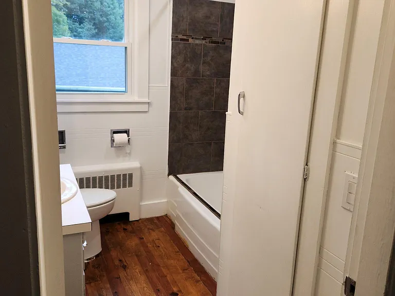 391 Main St #2 — Photo 8