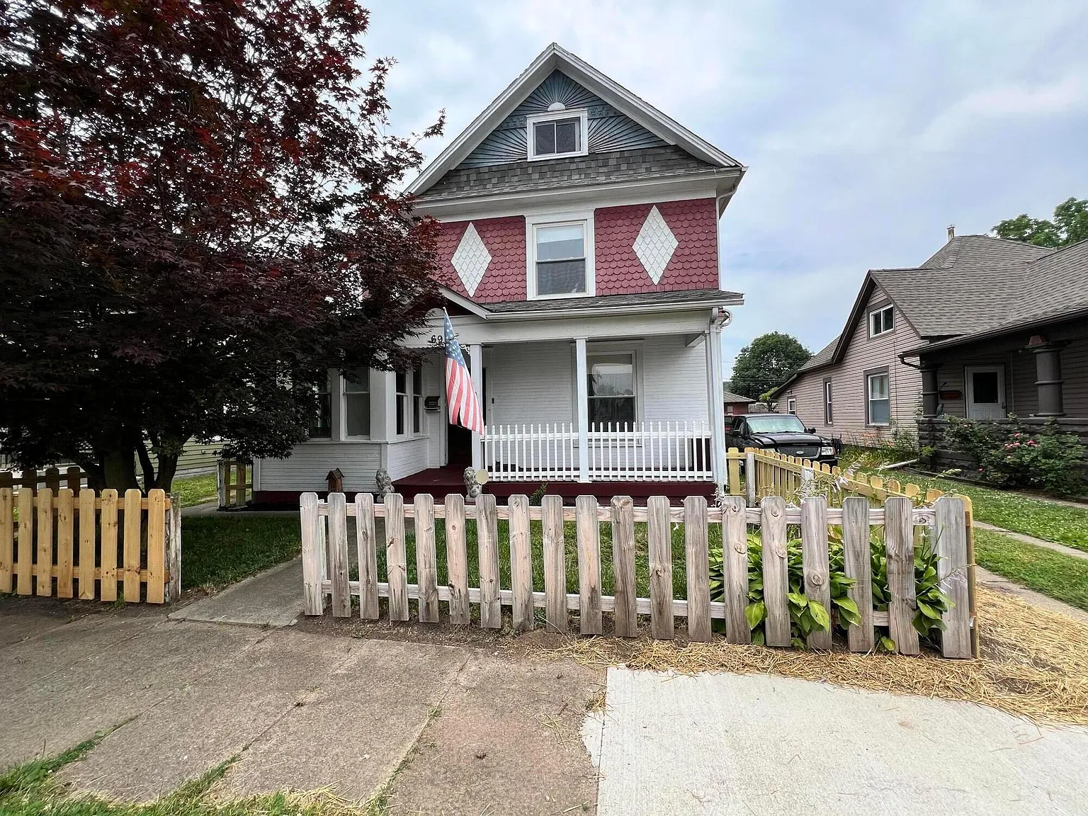 69 Wing St photo 1
