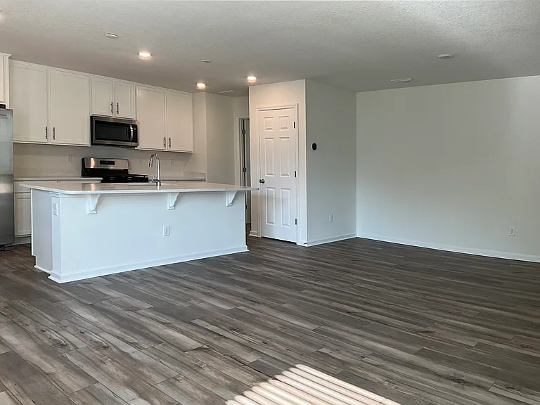 128 Peace River Rd — Photo 4