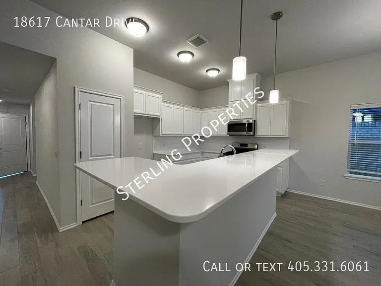 18617 Cantar Dr — Photo 2