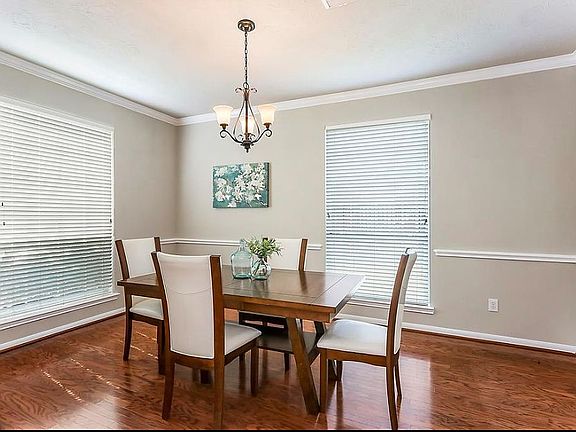 5th image of 2923 S Cedar Hollow Dr