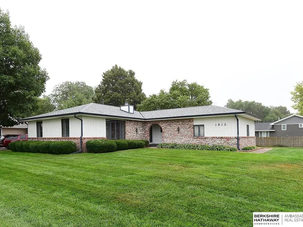 1913 E 16th St, Fremont, NE 68025
