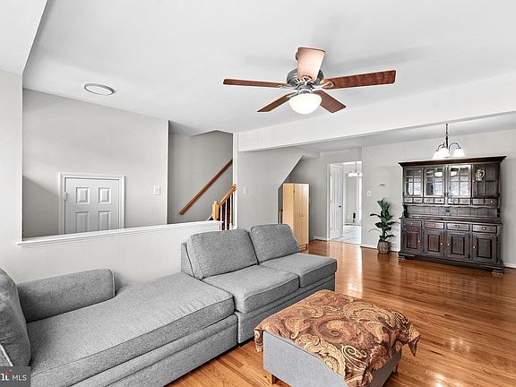3rd image of 8307 Ewing Pl