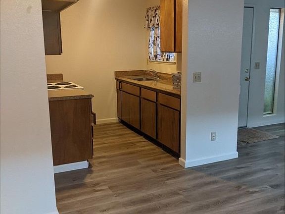 3rd image of 728 N Hobson Ave APT A