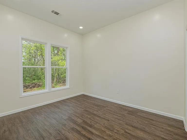 1061 Shaw Pl — Photo 13