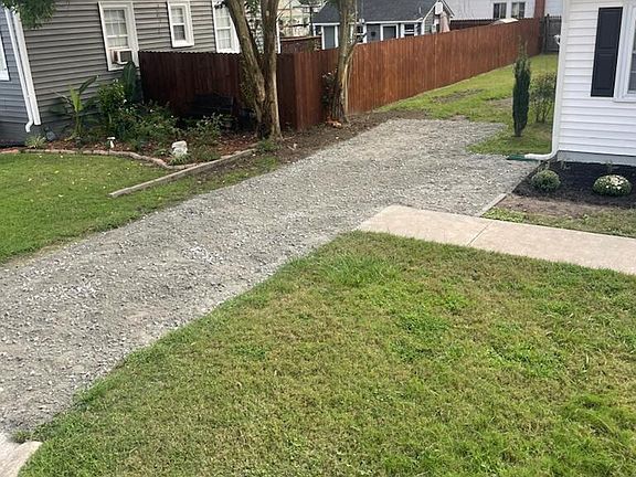 4th image of 806 Columbia Avenue