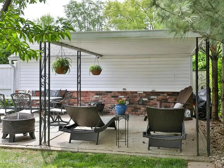 4215 Churchill Rd — Photo 27