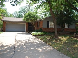 6520 N Grove Ave, Warr Acres, OK 73132
