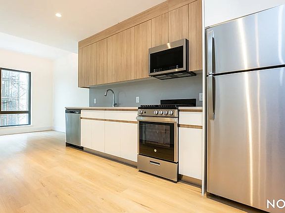 3rd image of 393 Weirfield St #403