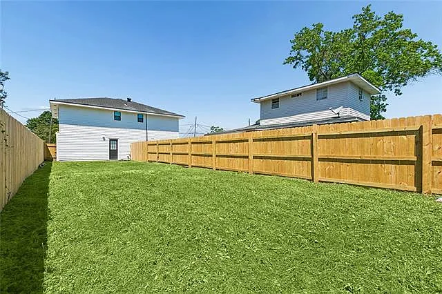 711 Calvert Ave — Photo 15