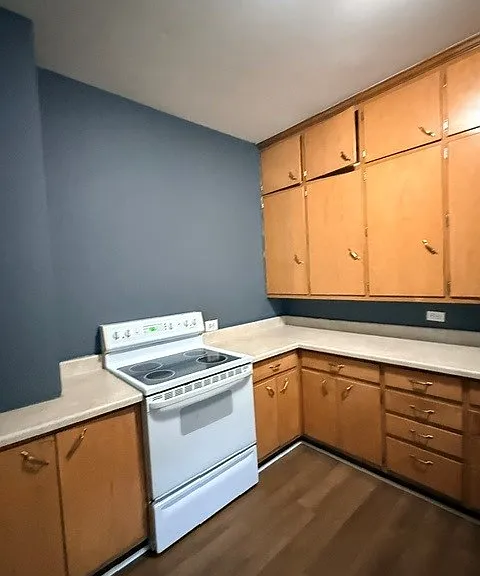 1954 Berkshire Pl — Photo 12