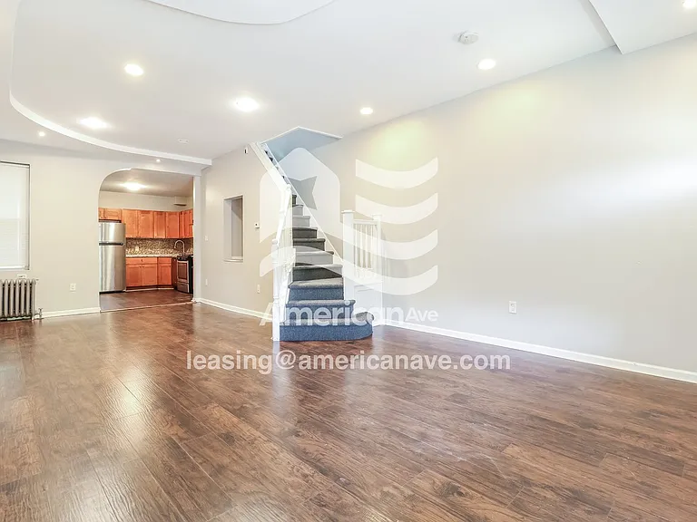 1539296_003_living_room_13741817.jpg
