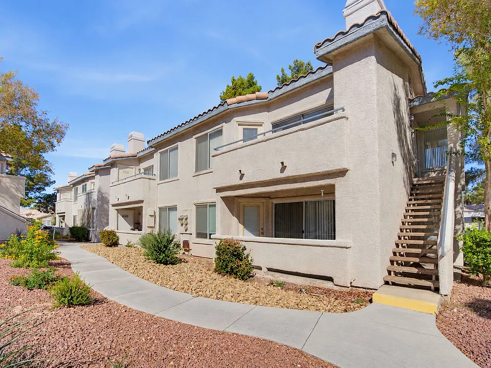 5196 Mandalay Springs Dr #204