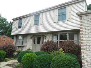 2161 Meadowmont Dr, Pittsburgh, PA 15241