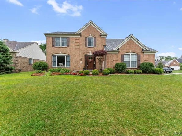 45743 Larchmont Dr, Canton, MI 48187