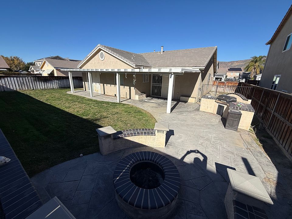 2nd image of 1036 Columbus Ct