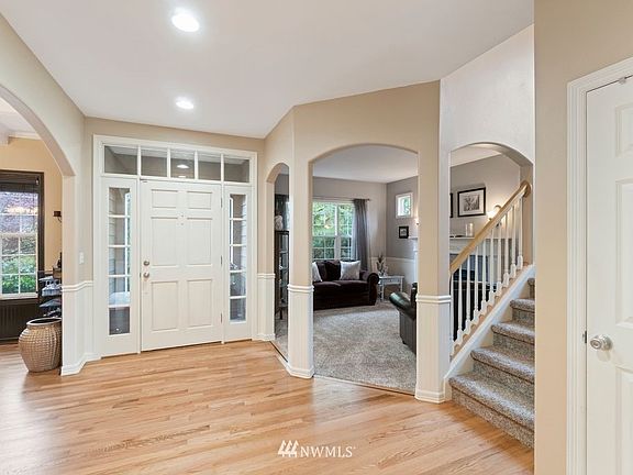 Spacious Entry