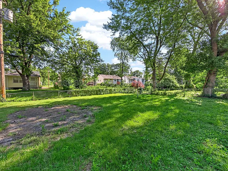 329 Midlothian Rd — Photo 2