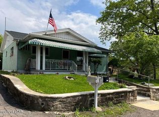 26 Litchey Dr, Plains, PA 18702