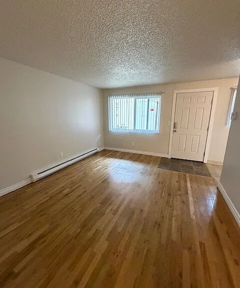 Shalamar Apartments — Photo 4