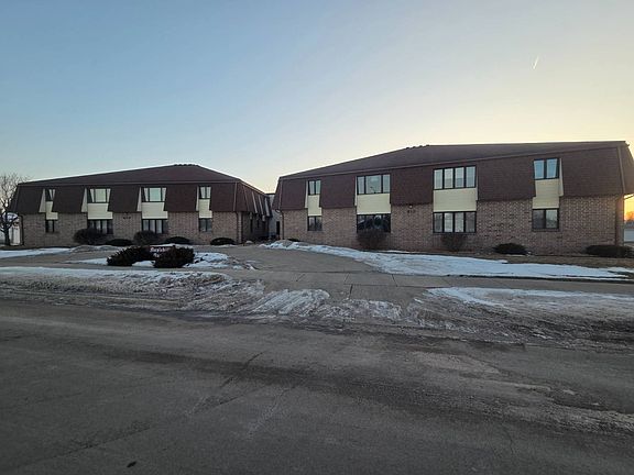 2nd image of 809 Maplehill Dr #5