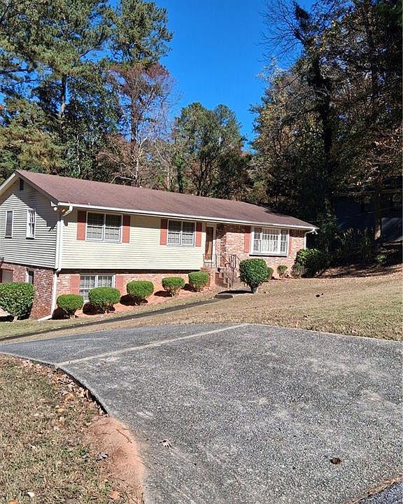 2nd image of 2719 Waleska Way