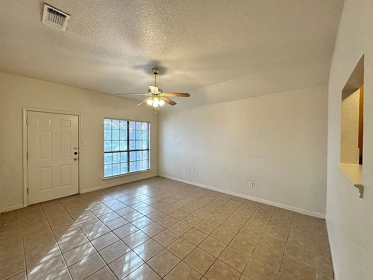 1111 Cinch Dr — Photo 5