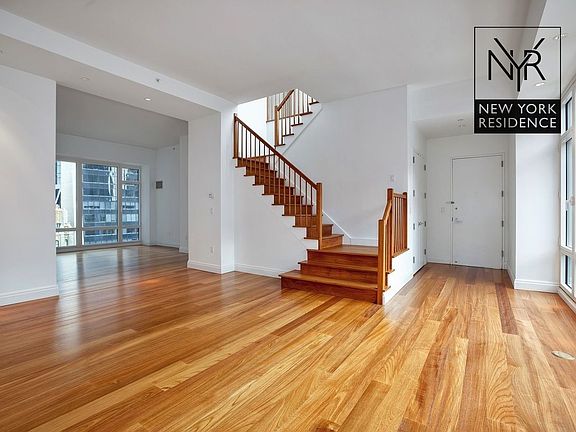 3rd image of 33 W 56th St Ph 2B
