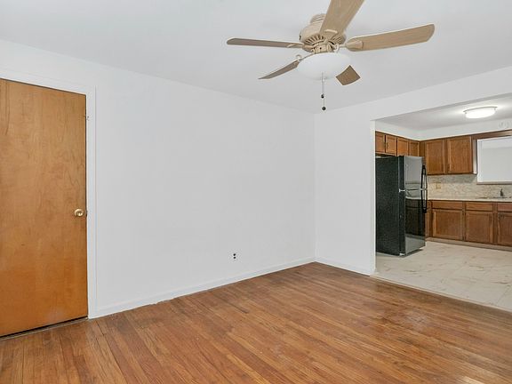 5th image of 105 Woodside Ave Floor 2