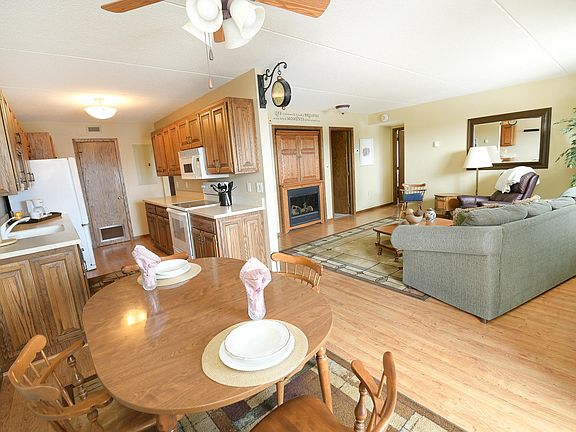 5th image of 2200 S 29th St Unit 33N