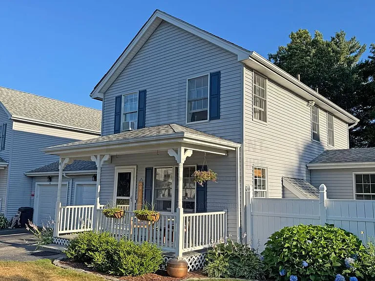 4 Robin Ln — Photo 3